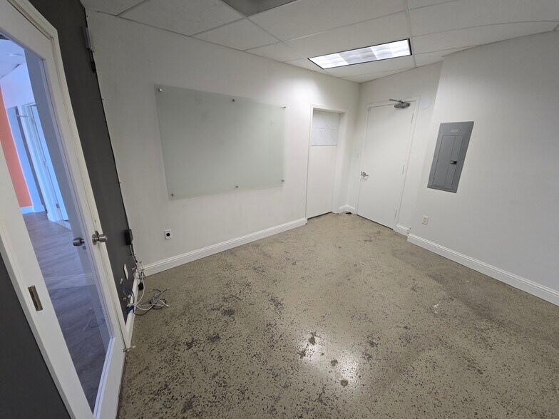 More Photos Of 1747-1749 Broadway St, Redwood City Office For Lease