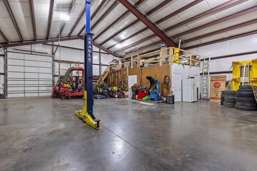 More Photos Of 7011 Beaver Dam Rd, Levittown Industrial For Sale