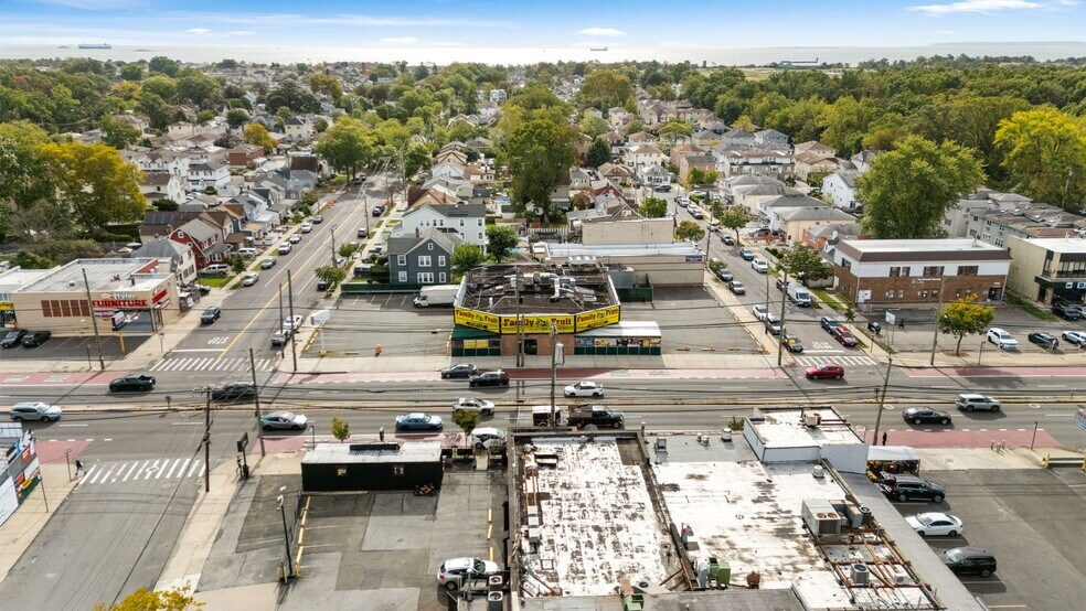 More Photos Of 2270 Hylan Blvd, Staten Island Supermarket For Sale