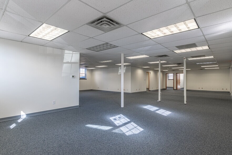 More Photos Of 1130 Vester Ave, Springfield Medical For Lease