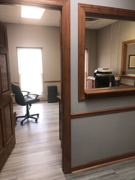 More Photos Of 406 Tiffany Park, Gaffney Office For Lease