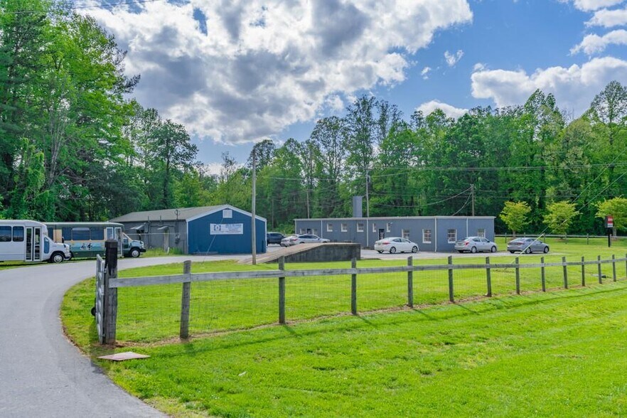 More Photos Of 1080 Main St NW, Lenoir Office For Sale