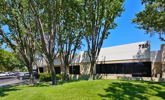 More Photos Of 720 E Carnegie Dr, San Bernardino Light Distribution For Lease