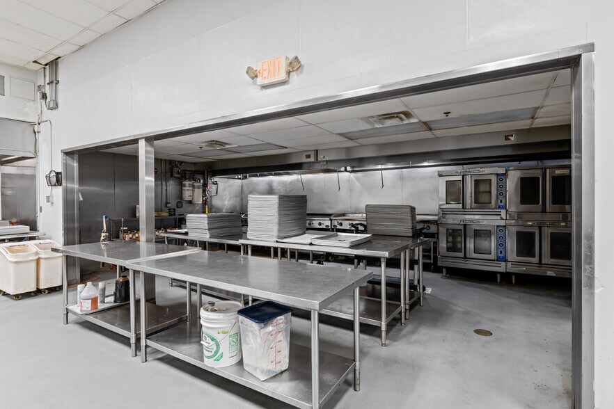 More Photos Of 5150 N State Road 7, North Lauderdale Refrigeration Cold Storage For Lease
