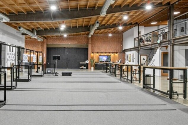 More Photos Of 1604 Venice Blvd, Los Angeles Showroom For Lease