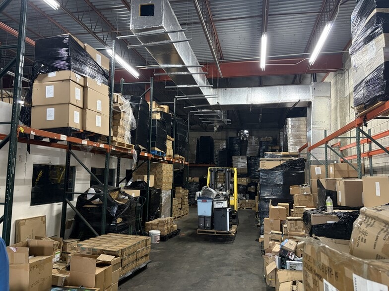 More Photos Of 2649 S Park Rd, Hallandale Warehouse For Lease