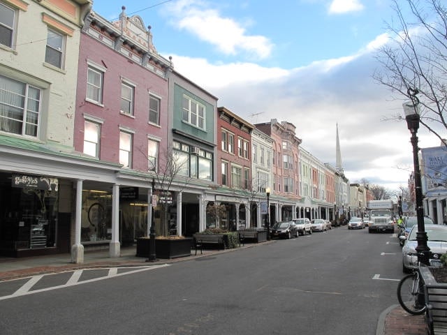 More Photos Of 328 Wall St, Kingston Storefront Retail Office For Lease