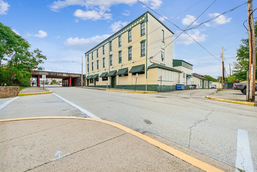 More Photos Of 615 Ligonier St, Latrobe Restaurant For Sale