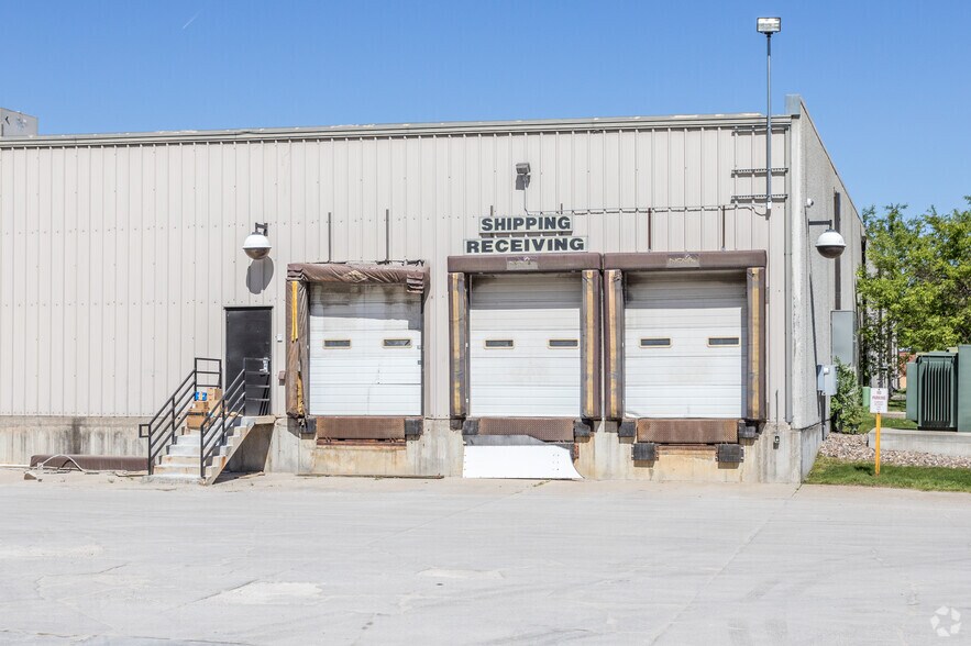 More Photos Of 1202 Thomas Beck Rd, Des Moines Flex For Lease