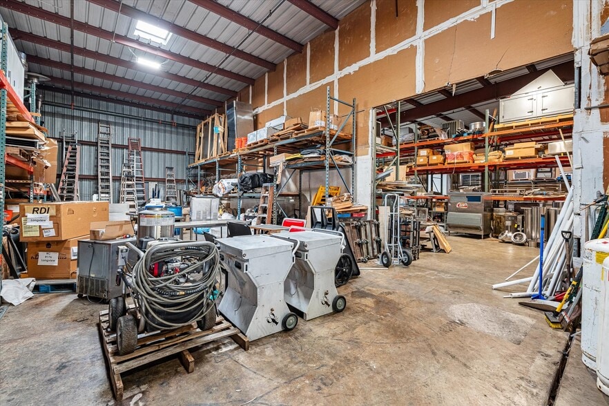 More Photos Of 5904 Financial Plz, Shreveport Industrial For Lease