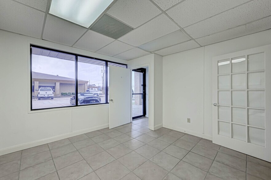 More Photos Of 2503-2510 Westminister St, Pearland Medical For Sale