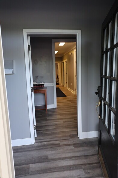 More Photos Of 5480 McGinnis Village Pl, Alpharetta Office For Sale
