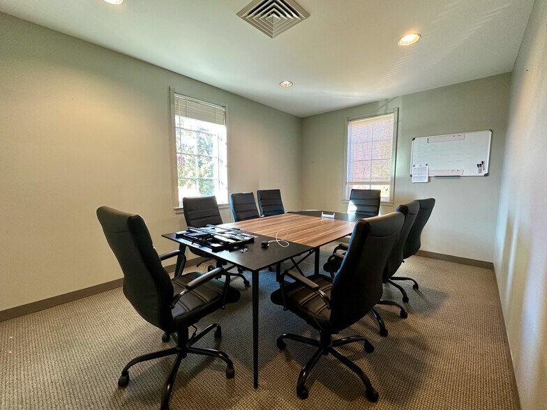 More Photos Of 2010 S 8th St, Saint Louis Office For Lease