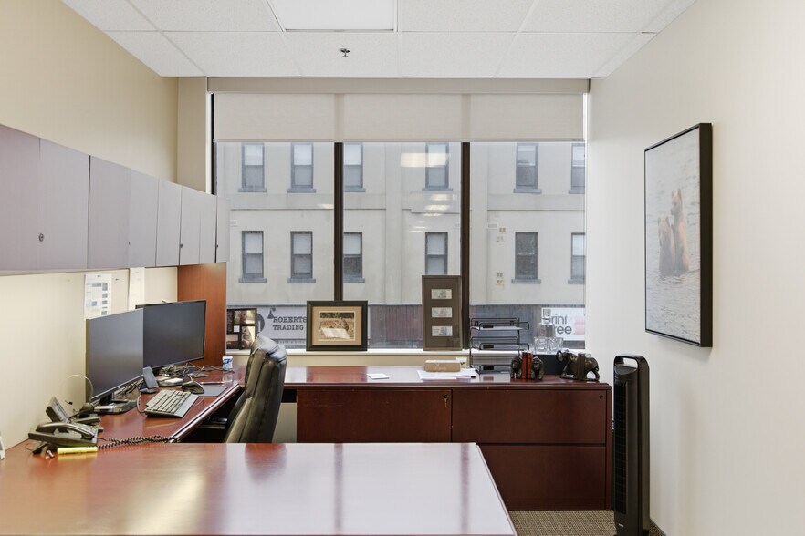 More Photos Of 17 King St E, Oshawa Storefront Retail Office For Lease