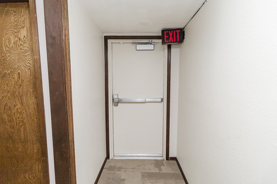 More Photos Of 1319 E 17th Ave, Hutchinson Religious Facility For Sale