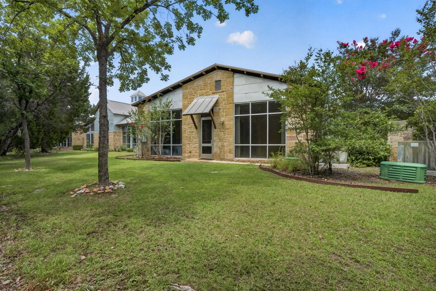 More Photos Of 16007 Via Shavano, San Antonio Office For Sale