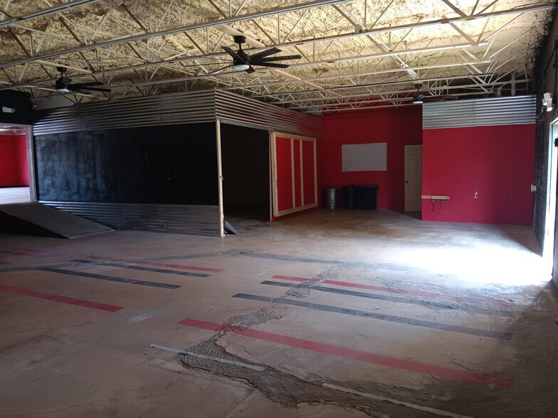 More Photos Of 208 W Rancier Ave, Killeen Storefront For Lease