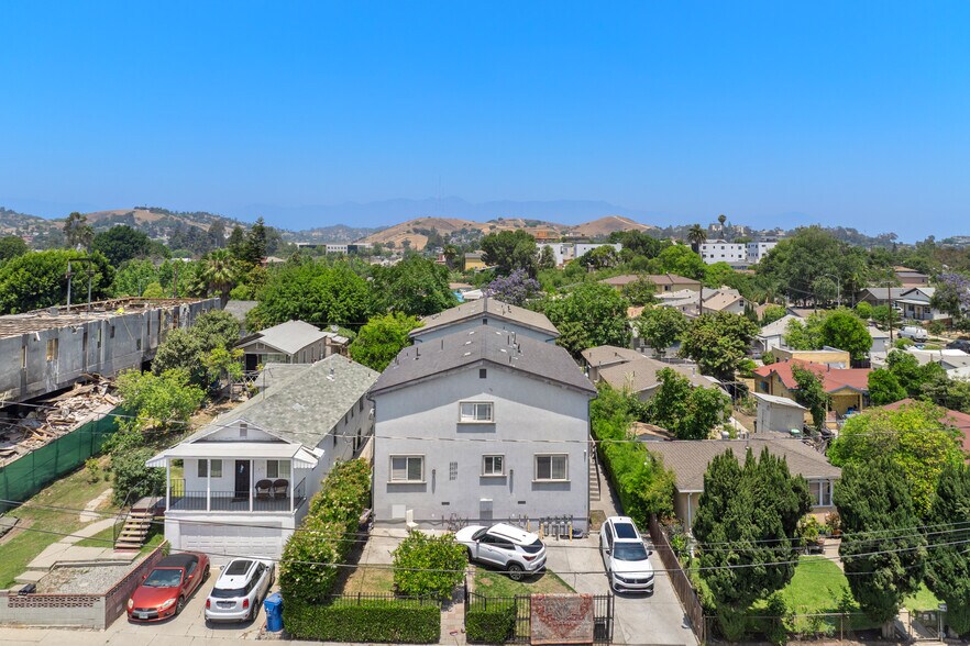 Primary Photo Of 2435 Lancaster Ave, Los Angeles Apartments For Sale