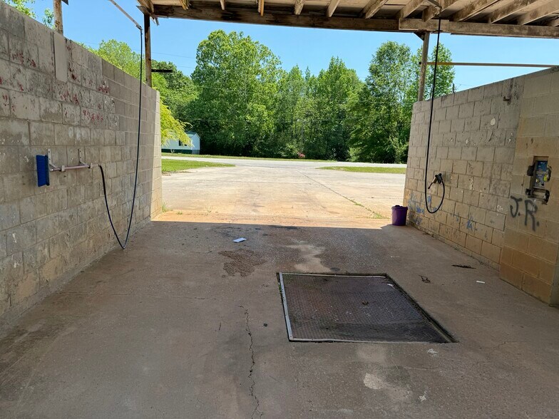 More Photos Of 12765 Augusta Hwy, Sparta Carwash For Sale
