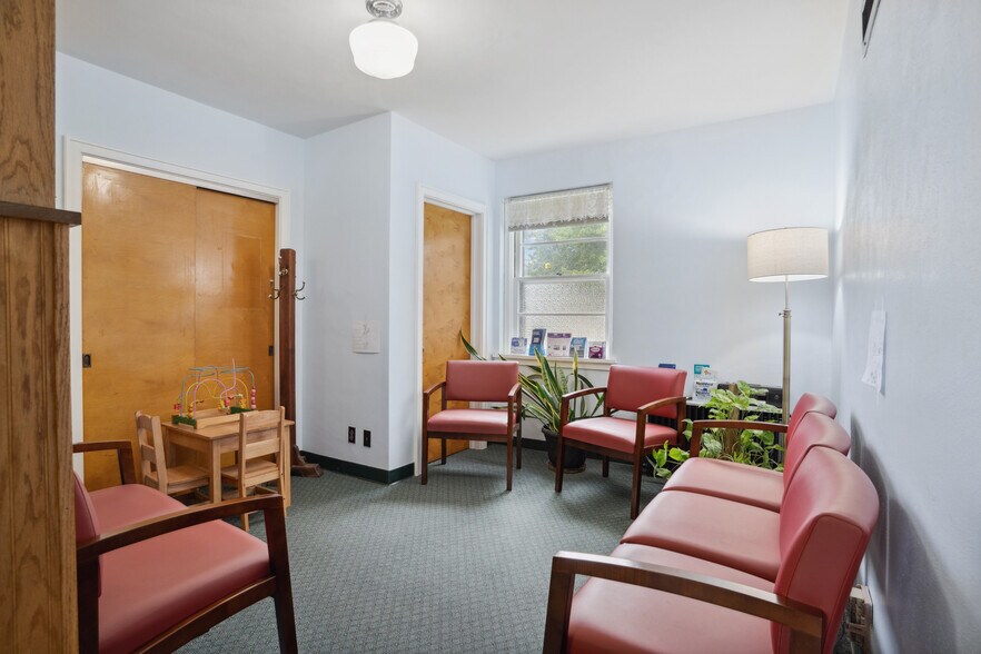 More Photos Of 107 E Madison St, Mount Pleasant Healthcare For Sale