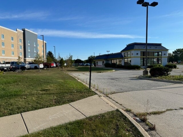 More Photos Of 2625 Rock Creek Blvd, Joliet Fast Food For Sale