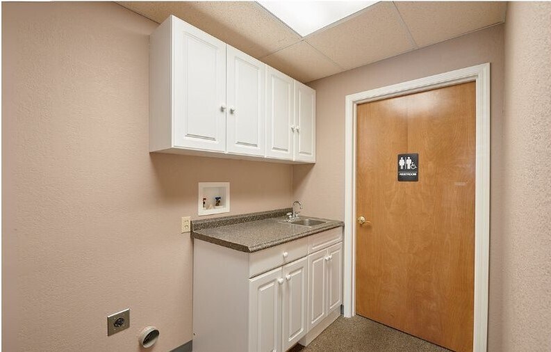 More Photos Of 2316 E Portland Rd, Newberg Storefront Retail Office For Sale