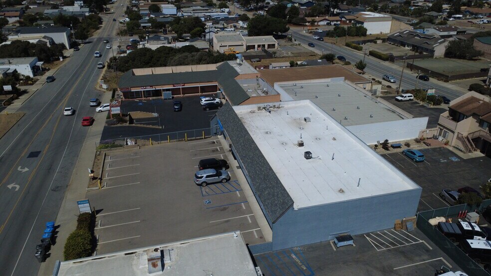 More Photos Of 2084 9th St, Los Osos Storefront For Sale