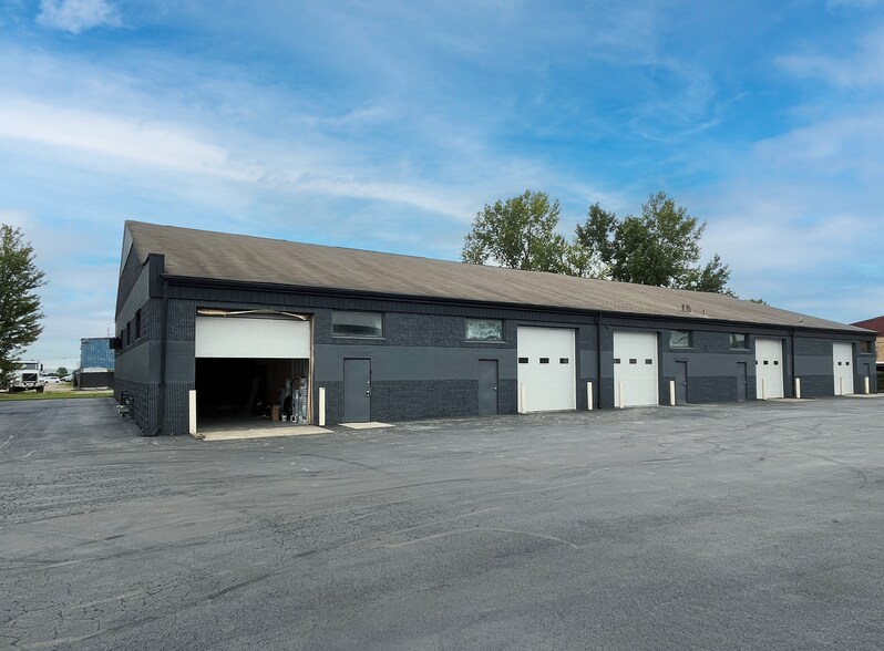 More Photos Of 3061-3069 Lamb Ave, Columbus Warehouse For Lease