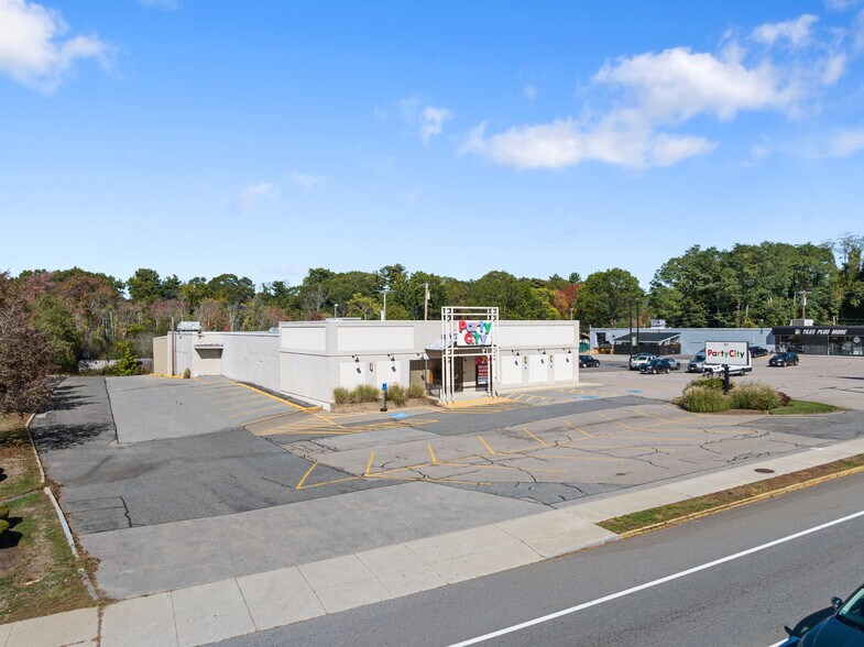 More Photos Of 321 Worcester St, Natick Freestanding For Lease
