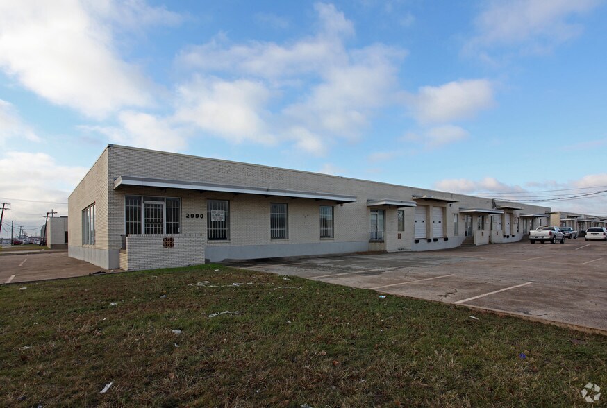 More Photos Of 2970-2990 Congressman Ln, Dallas Distribution For Lease