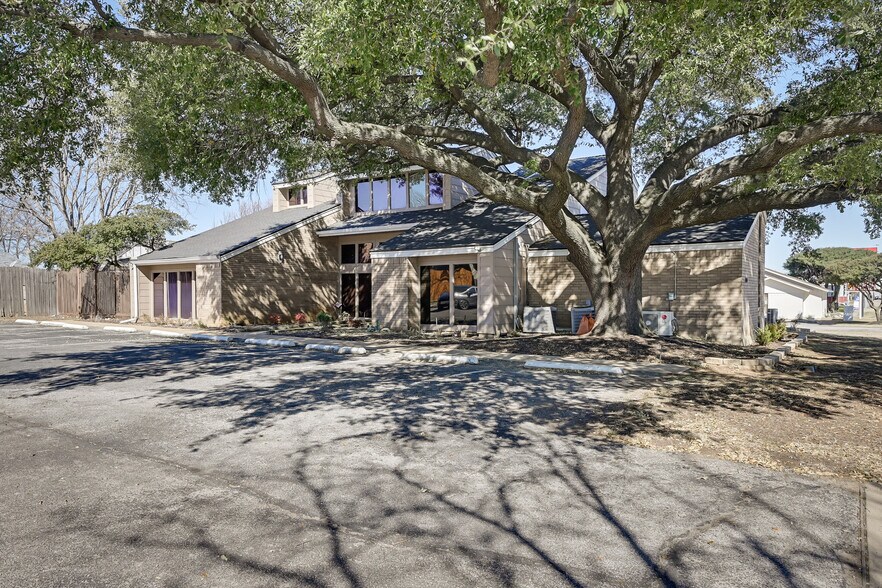 More Photos Of 1400 N Cooper St, Arlington Medical For Lease