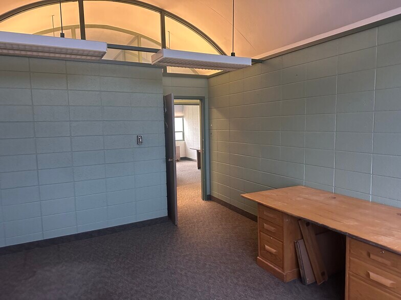 More Photos Of 4629 N Overland Trl, Laporte Unknown For Lease