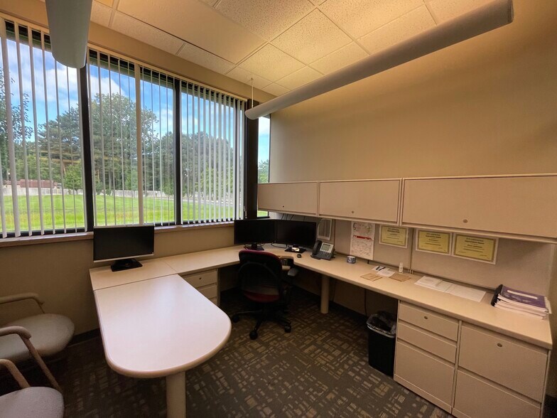 More Photos Of 4800 Concentric Blvd, Saginaw Office For Lease