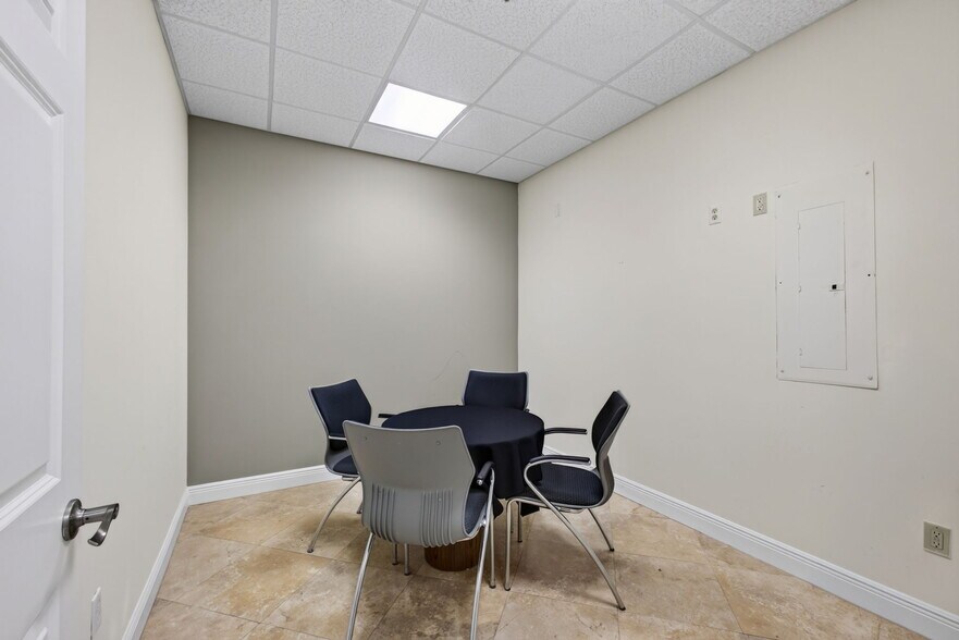 More Photos Of 2151 S Alternate A1A Hwy, Jupiter Medical For Sale
