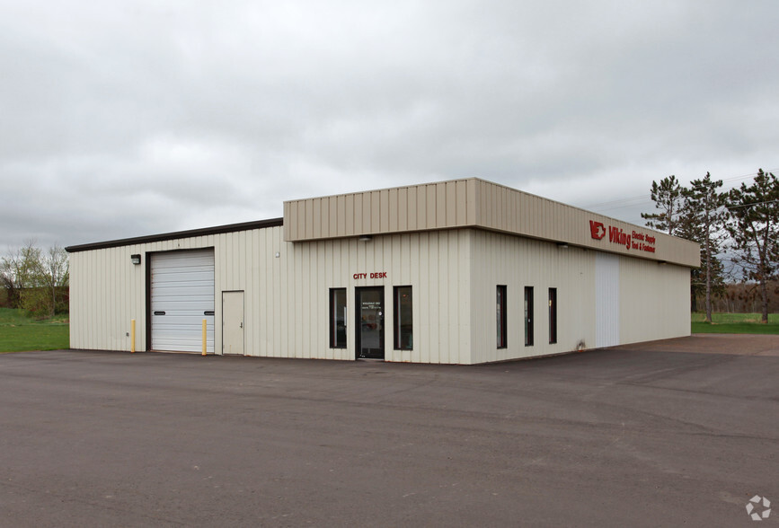 Primary Photo Of 2090 Us-8, Saint Croix Falls Service For Lease