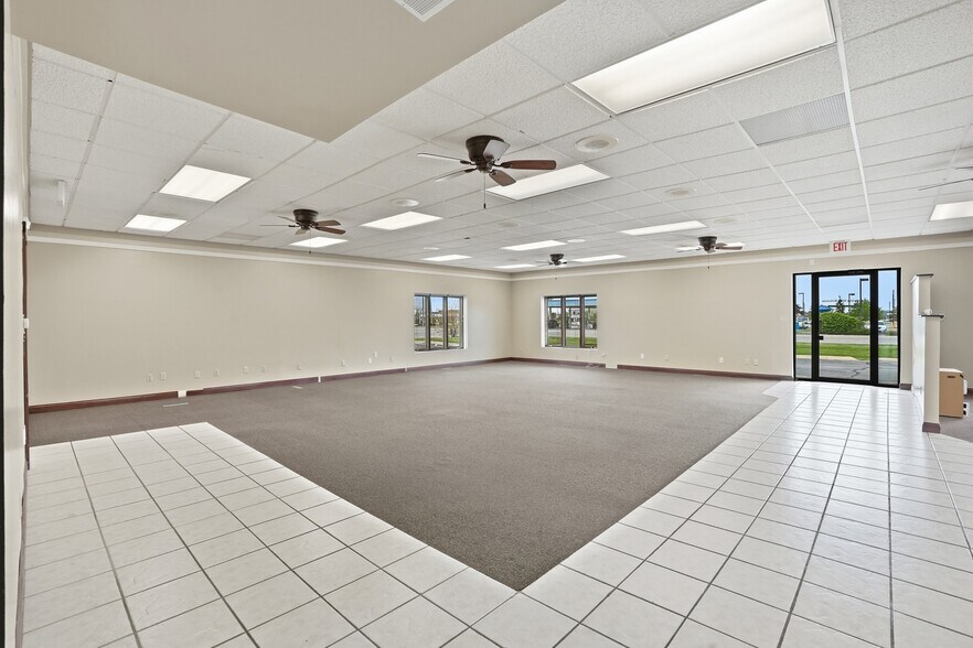 More Photos Of 8080 E 109th Ave, Crown Point Medical For Sale