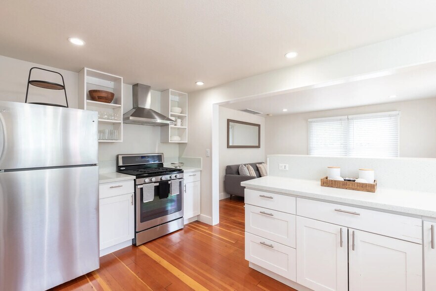More Photos Of 1030 G St, Napa Apartments For Sale