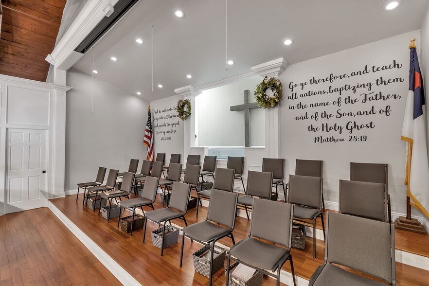 More Photos Of 383 Wheatfield St, North Tonawanda Religious Facility For Sale