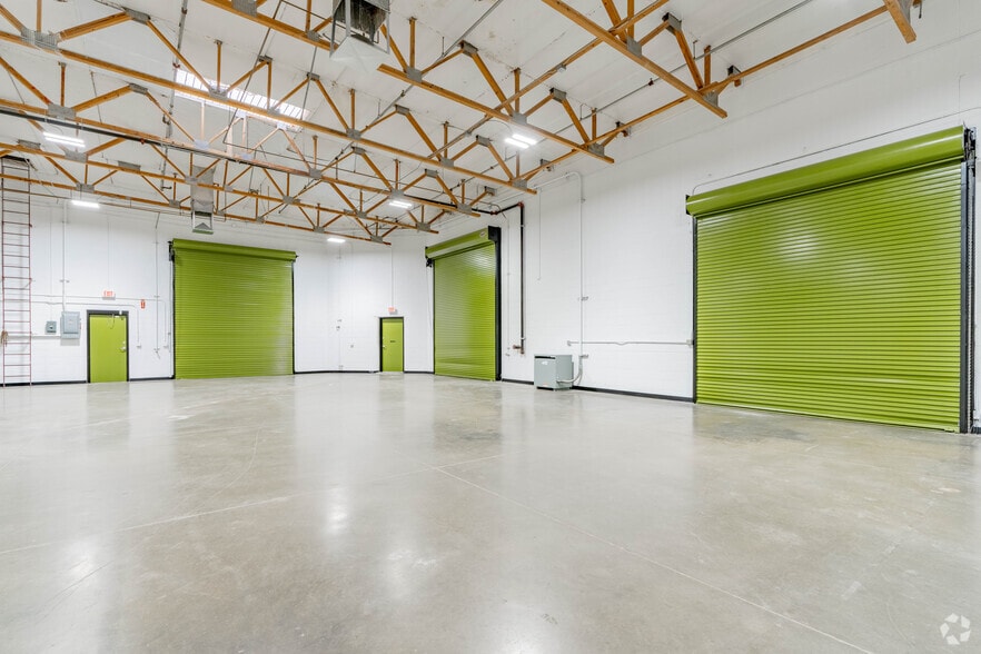 More Photos Of 240 N Sunway Dr, Gilbert Manufacturing For Lease