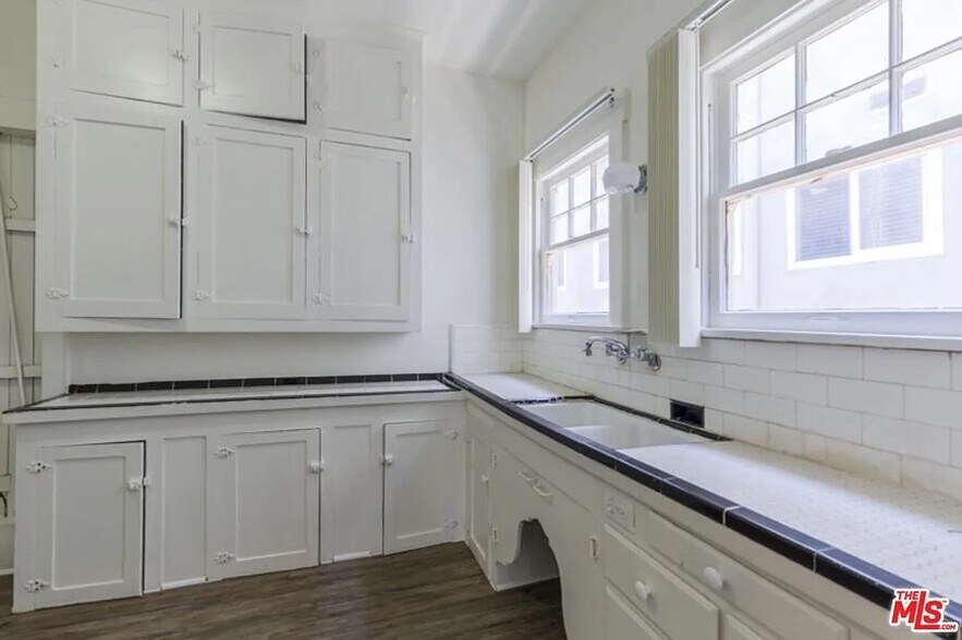 More Photos Of 7360 Hollywood Blvd, Los Angeles Apartments For Sale