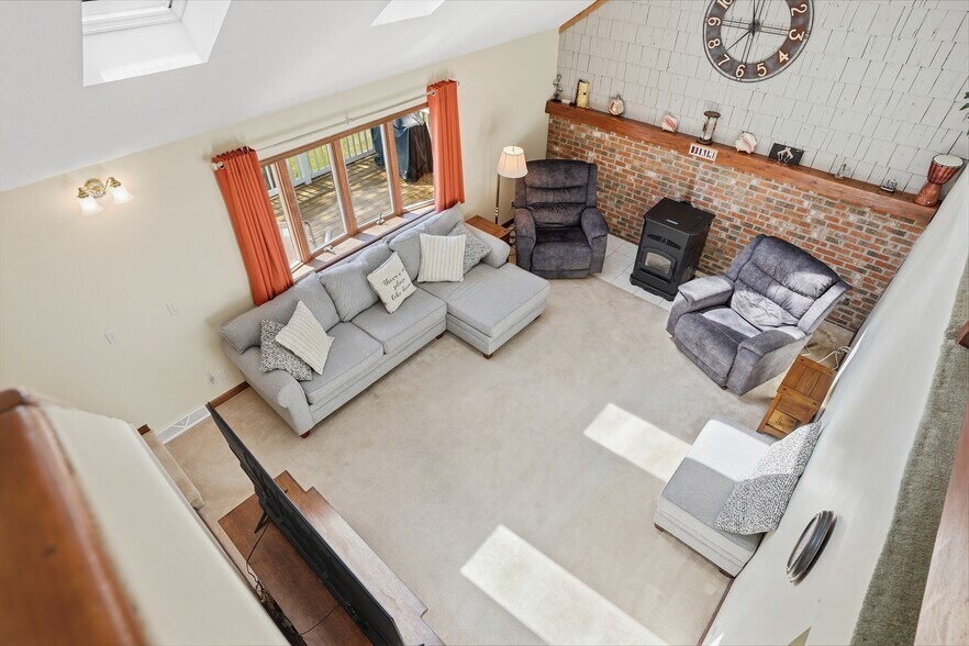 More Photos Of 120 Milford Hill Ln, Milford Flex For Sale