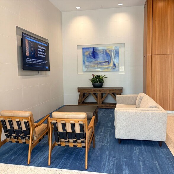 More Photos Of 230 N Elm St, Greensboro Office For Lease