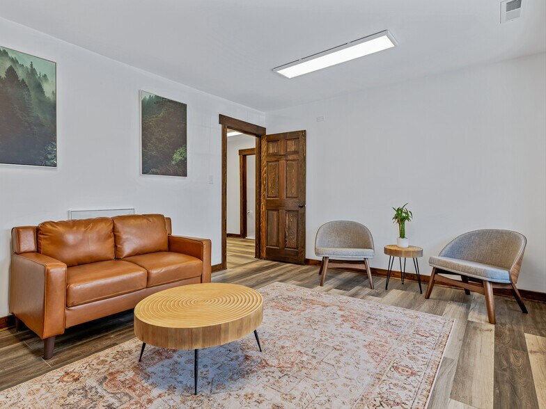 More Photos Of 5 Doctors Park, Asheville Medical For Lease