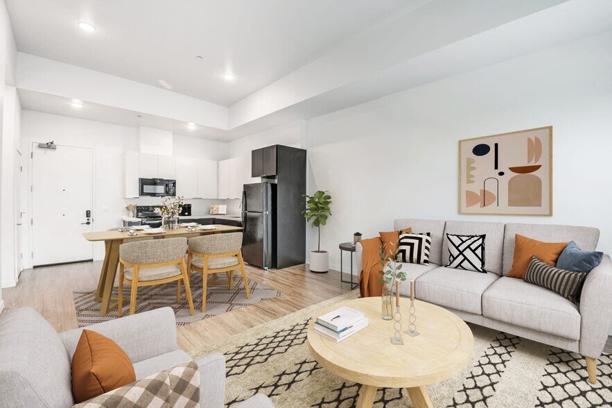 More Photos Of 107 S Hewitt St, Los Angeles Apartments For Lease