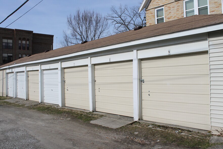 More Photos Of 423 Washington St, Monroe Apartments For Sale