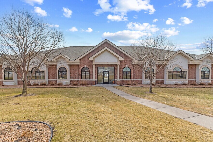 More Photos Of 300 Coon Rapids Blvd NW, Coon Rapids Office Residential For Lease