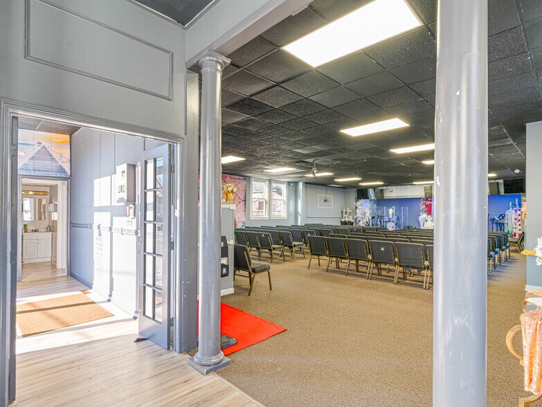 More Photos Of 29 Spruce St, Milford Religious Facility For Sale