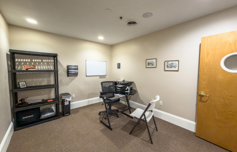 More Photos Of 315 Market St SE, Roanoke Storefront Retail Office For Lease