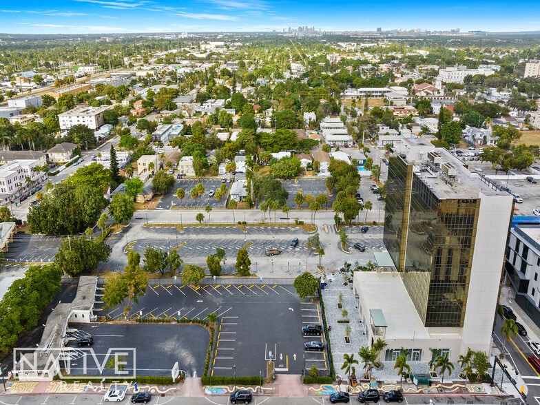 More Photos Of 1909 Tyler St, Hollywood Office For Lease