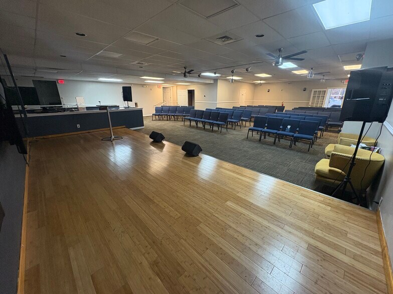 More Photos Of 1512 N French St, Wilmington Office For Sale